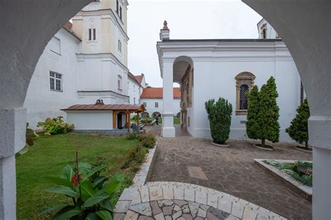 Mаnаstir Krušedol - Turistička organizacija Novi Sad