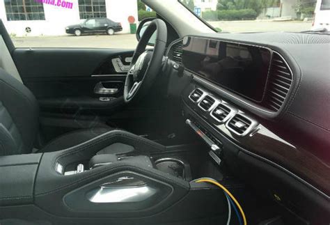 Upcoming 2019 Mercedes-Benz GLE-Class SUV spotted undisguised again ...