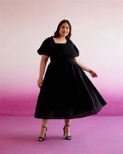 Zuri Schiffli Dress – Sonsie