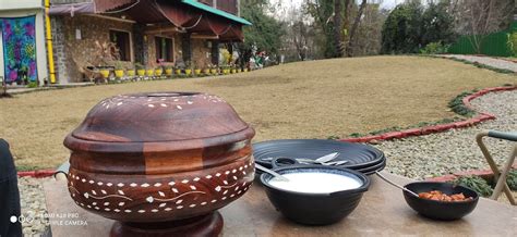 WEEKENDS FOREVER WOODS NAUKUCHIATAL (Siloti Pant) - Hostel Reviews ...
