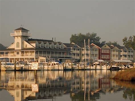 SMITHFIELD STATION HOTEL - Hotel Reviews, Photos, Rate Comparison ...