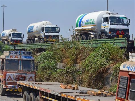 In Pics: Indian Railways' Running Its First 'Oxygen Express' To Fight ...