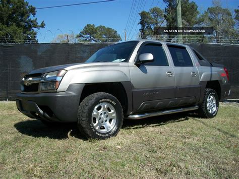 2003 Chevrolet Avalanche 1500 Z71 Crew Cab Pickup 4 - Door 5. 3l