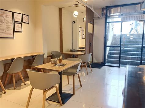 Best Cafes in AECS Layout | FF21