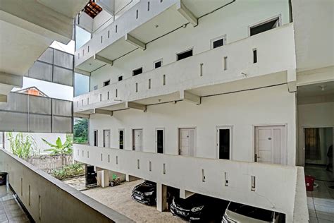 OYO 91872 Sweet 17 KostNearJatim Park Surabaya, OYO Hotels Palembang ...