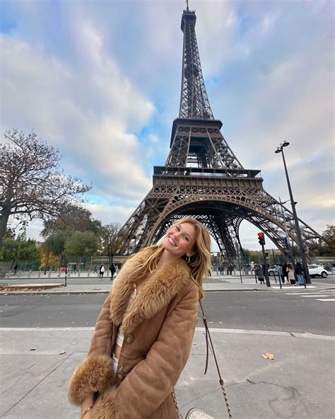 Sarah Coomer | Thought she said something else… 😬 #bigben #london #travel | Instagram