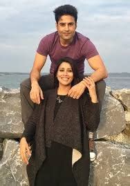 Rajeev Khandelwal Family Wife Son Daughter Father Mother Age Height ...