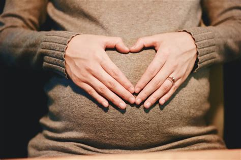 怀孕五个月的肚子有多大图片正常（育儿说：怀孕五个月的肚子应该有多大，需要注意什么？） | 说明书网