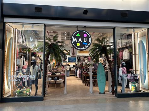 MAUI AND SONS - Plaza Maule