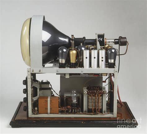 First TV Set 的图像结果