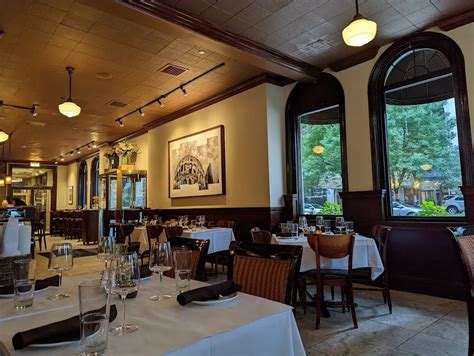 Reservation at FRANCESCA'S ON CHESTNUT - Chicago | KEYS