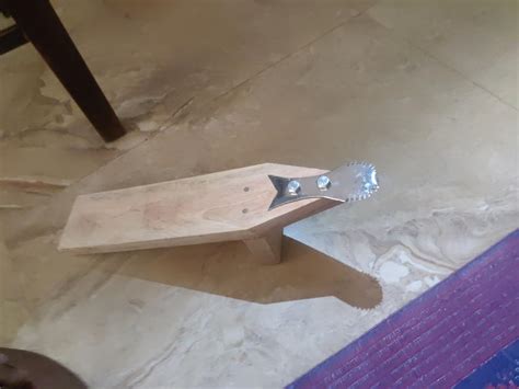 MYNAKSHA Wooden Coconut Scraper/Shredder/Grater/Blade Coconut Grater ...