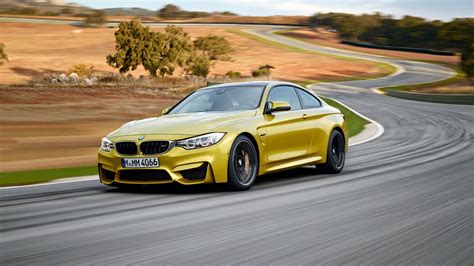 2015 BMW M4 Unleashed On Brands Hatch: Video