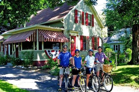 SUGAR MAPLE TRAILSIDE INN (Northampton) - B&B Reviews & Photos ...