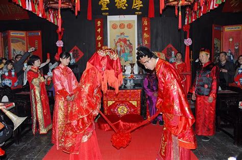 夫妻对拜下一句是什么(中国传统婚嫁礼仪是怎样的？) - 【爱喜匠】
