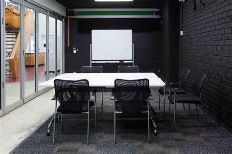 Green Screen Room 的图像结果