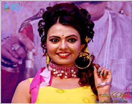 Check out the retro look of America Ammayi