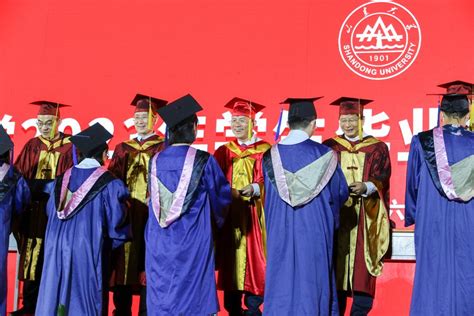 山东大学（青岛）2021年学生毕业典礼暨学位授予仪式举行-山东大学（青岛）