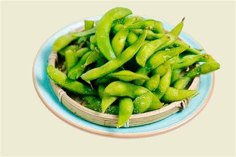 Can Chickens Eat Edamame? The Health Benefits & Ways to Feed