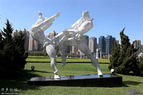 东北之旅掠影：1、大连星海广场运动雕塑[原创] - 摄友摄色 - 华声论坛