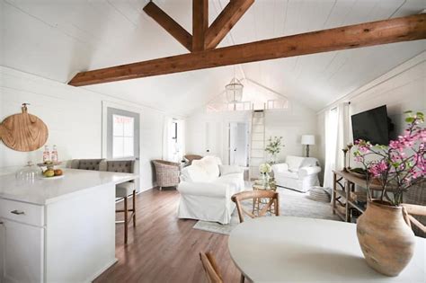 Presidential Suite 15 minutes from Texas A&M! - Cottages for Rent in ...