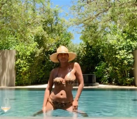 Tracee Ellis Ross Bikini Photos: Her Best Swimsuit Pictures | Closer Weekly