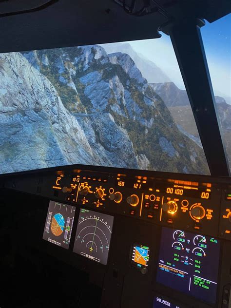 Фотографии и видео авиатренажеров Boeing 737, Airbus A320 и Cessna 172 ...