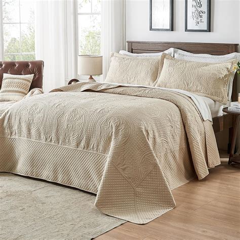 Amazon.com: Qucover 132" x 120" Oversized King Quilt Sets Beige ...