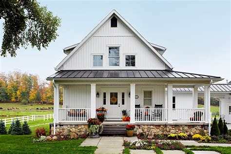 19 Modern Farmhouse Exterior Styles That Are Timeless