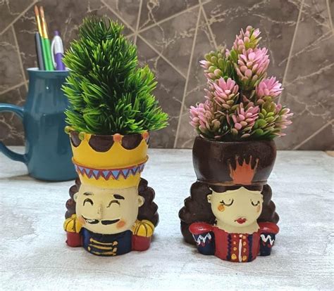 Guuchuu Poly Resin Cute Succulent Planter Pot with Artificial Succulent ...