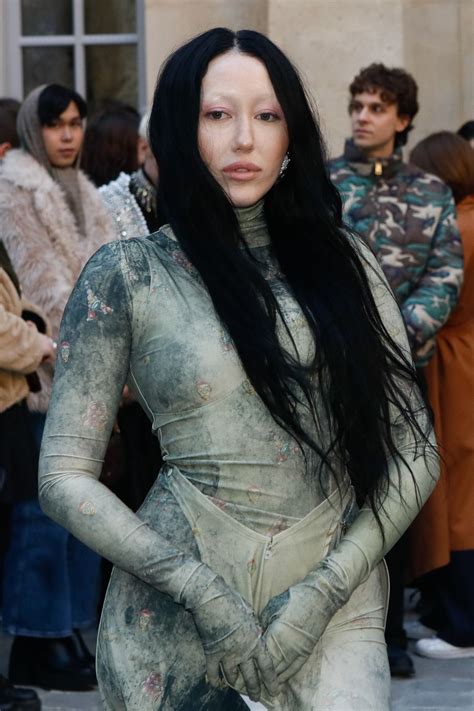 NOAH CYRUS Arrives at Weinsanto Fashion Show in Paris 02/27/2023 – HawtCelebs