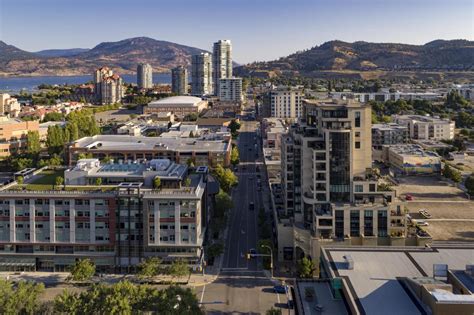 How to Get to Kelowna | Travel by Air, Road, or Bus