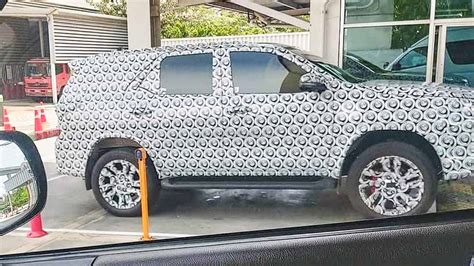 Toyota Fortuner Spied With Full Camouflage - Red Brake Calipers
