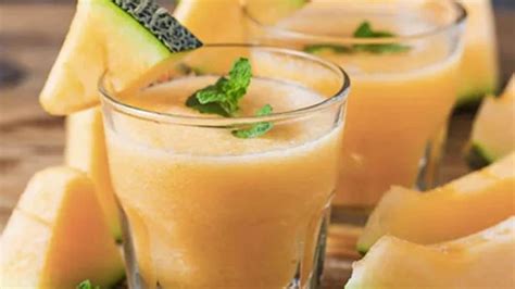 गर्मियों से राहत पाने के लिए इस बार खरबूजे के शरबत को करें अपनी डाइट ...