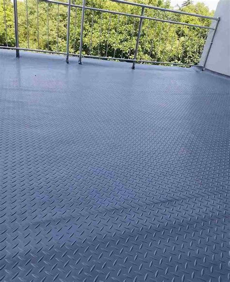 7 Waterproof Flooring Choices for a Stunning Screened Porch - WillyHomes