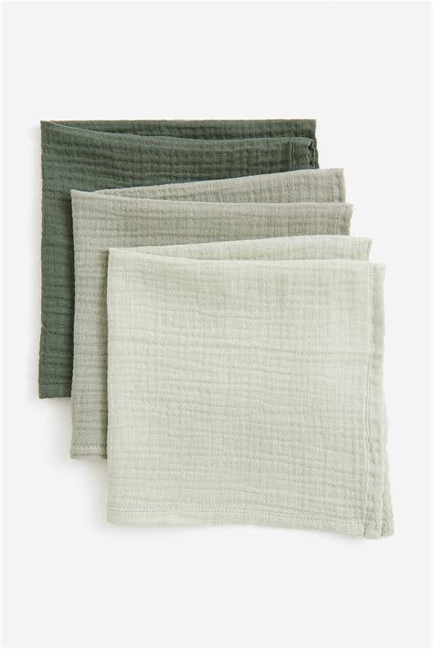 Dark Green Throw H M at Jasper Gunson blog