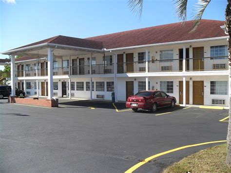 RODEWAY INN (Ashburn) - Hotel Reviews, Photos, Rate Comparison ...