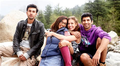 How To Navigate The Uncomfortable Feeling Of Outgrowing Your Friendships