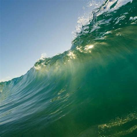 What are the unlucky and lucky colours for Pisces?