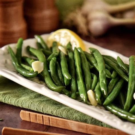 Garlicky Steamed Green Beans: Easy Recipe - She Loves Biscotti
