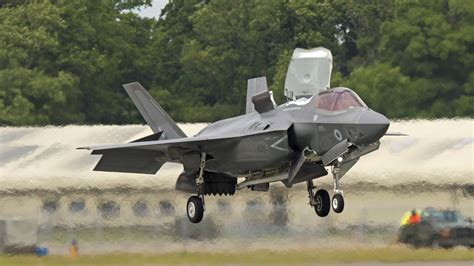 Examined: The Lockheed Martin F-35B Lightning II's Short Takeoff ...