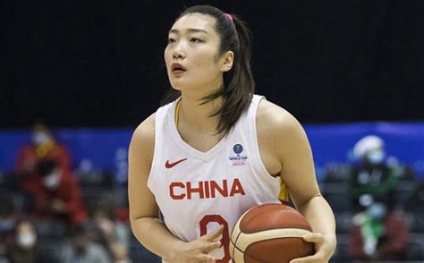 中国女篮队员李梦：人美球技好。所有经历的坎坷，都会得到回报