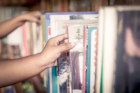 Arrest Warrants and Bench Warrants