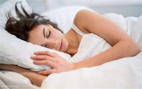 梦见和别的男人睡觉是什么意思预兆 - 原版周公解梦大全