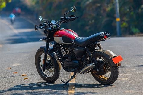 Yezdi Motorcycles Bikes in India : Price, New Models 2025, Mileage ...