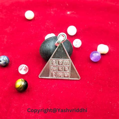 Budh Pyra Yantra Silver Locket– YASHVRIDDHI