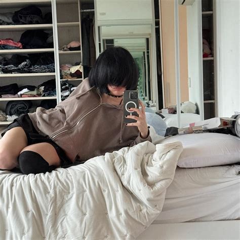 Nicole | hellloooo^^ want to go on a date with me tn? 🥺 | Instagram