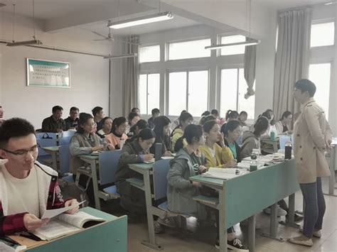 蚌埠学院以生为本 以赛促教---外国语学院英语专业教研室开展公开课观摩活动