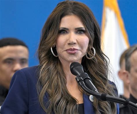 Dems Float Noem Impeachment After Minneapolis ICE Shooting | Newsmax.com