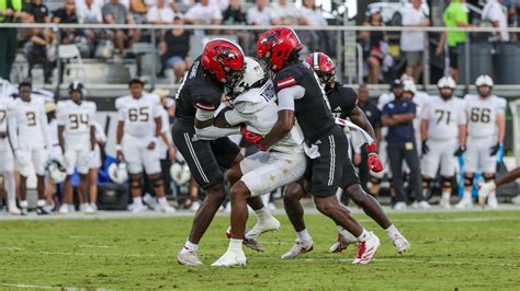 Watch Jax State's Tre'Quon Fegans' one-handed interception vs. FIU